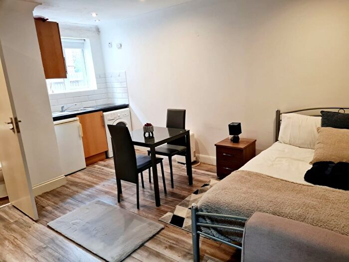 1 Bedroom Studio To Rent In South Hill Avenue, Harrow, HA2