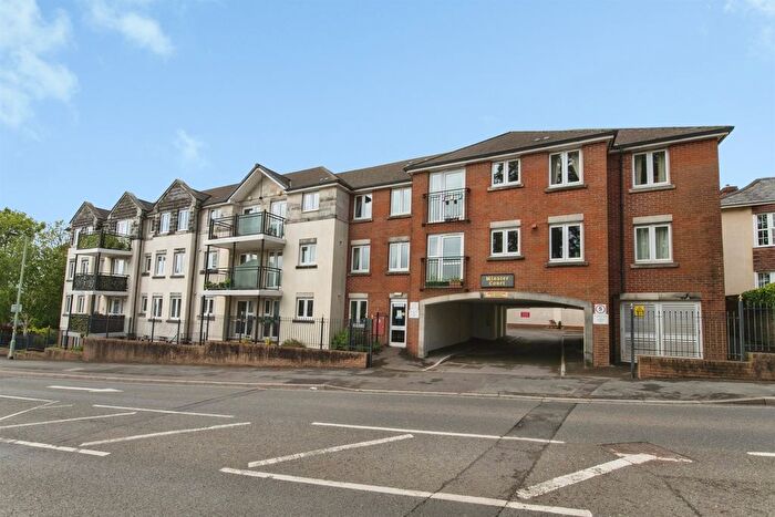 2 Bedroom Flat For Sale In West Street, Axminster, EX13