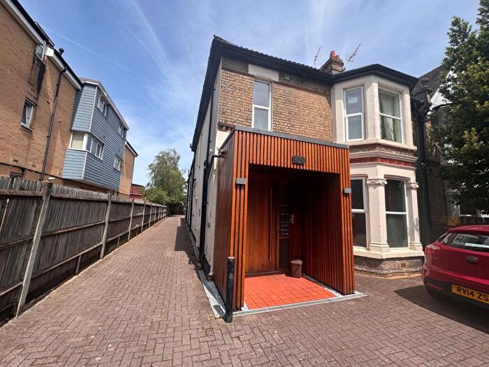 1 Bedroom Flat To Rent In Portswood Road, Southampton, Hampshire, SO17