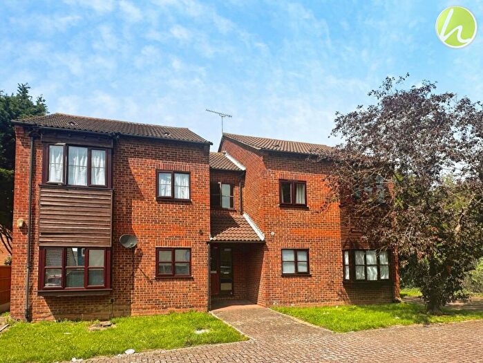 1 Bedroom Flat To Rent In Runnymede Road, Runnymede Court, SS17