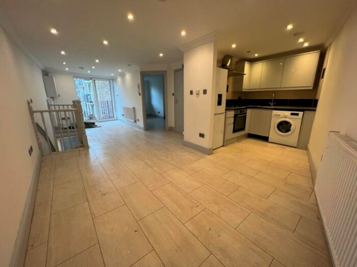 1 Bedroom Apartment To Rent In Lavender Hill, London, SW11