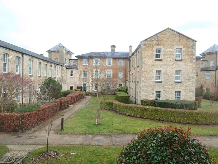 2 Bedroom Property To Rent In Radcliffe House, Oxford, OX4