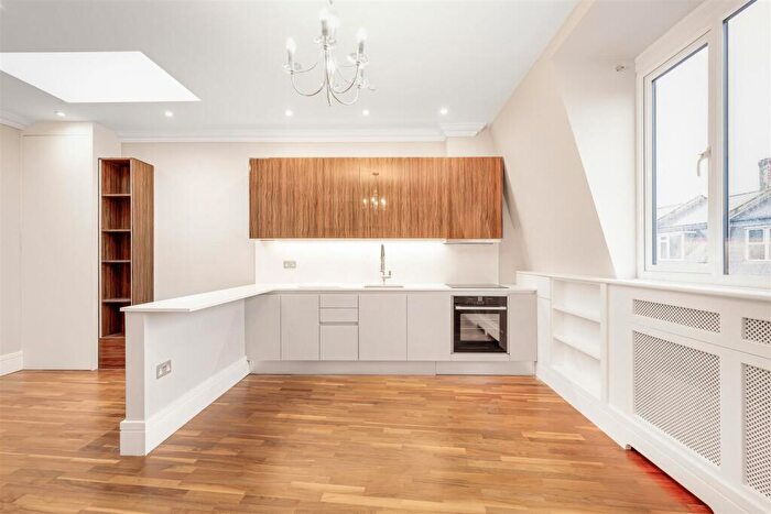 2 Bedroom Flat To Rent In Upper Richmond Road West, East Sheen, London, SW14
