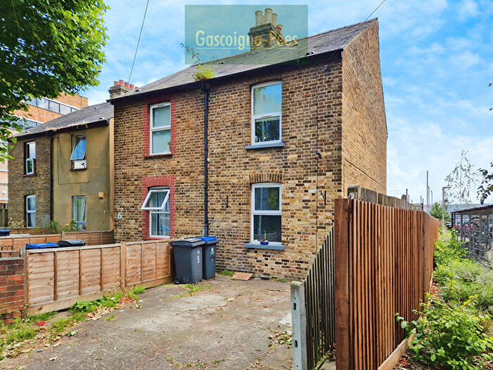 2 Bedroom House To Rent In Dickerage Lane, KT3