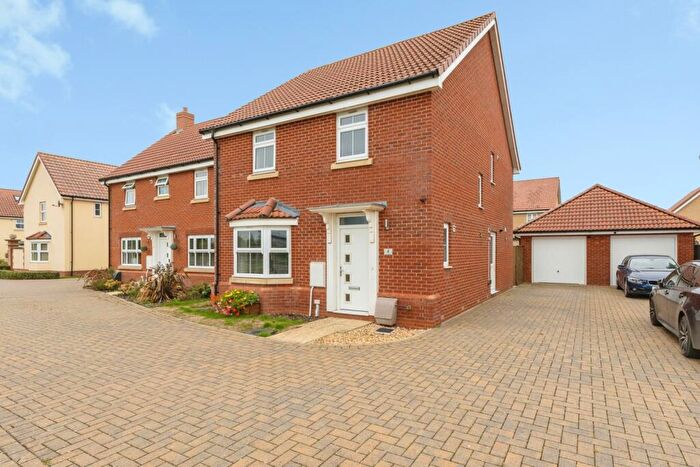4 Bedroom Detached House For Sale In Waller Drive, Attleborough, Norfolk, NR17