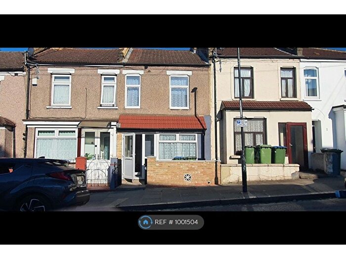 3 Bedroom Terraced House To Rent In Kentmere Road, London, SE18