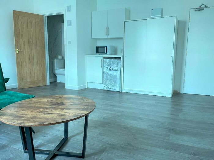 1 Bedroom House Of Multiple Occupation To Rent In High Street, Weston Super Mare, North Somerset, BS23