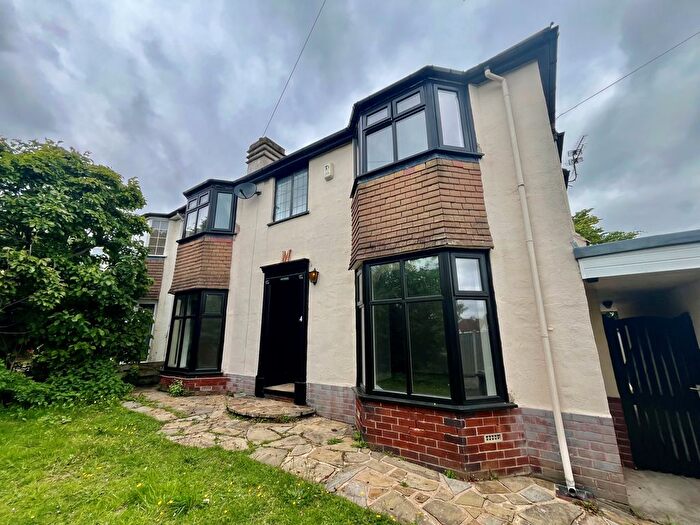 3 Bedroom Property To Rent In Woodhall Park Crescent West, Stanningley, Pudsey, LS28