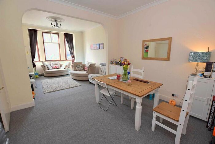 3 Bedroom Terraced House To Rent In Long Lane, London, N3