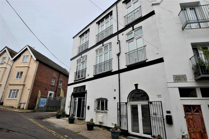 3 Bedroom Flat To Rent In Brook Street, Hastings, TN34