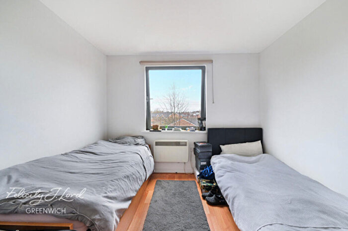 2 Bedroom Apartment For Sale In Deals Gateway, London, SE13