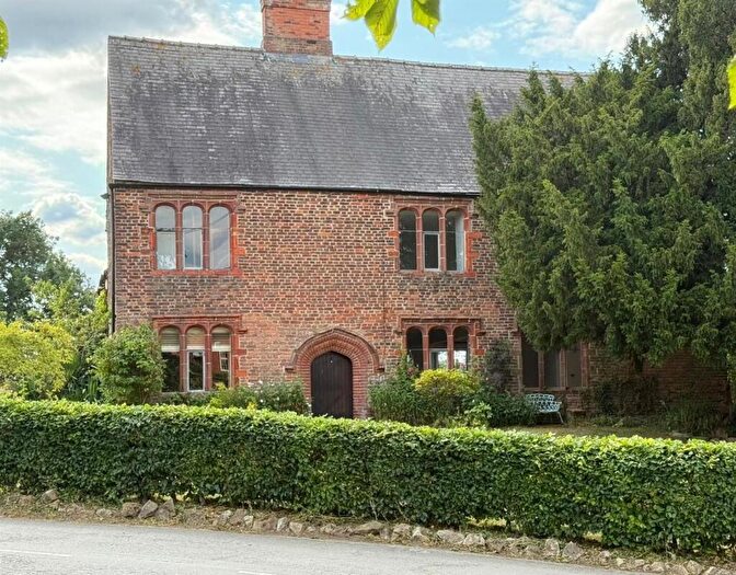 4 Bedroom Farm House For Sale In Main Street, Kneesall, NG22