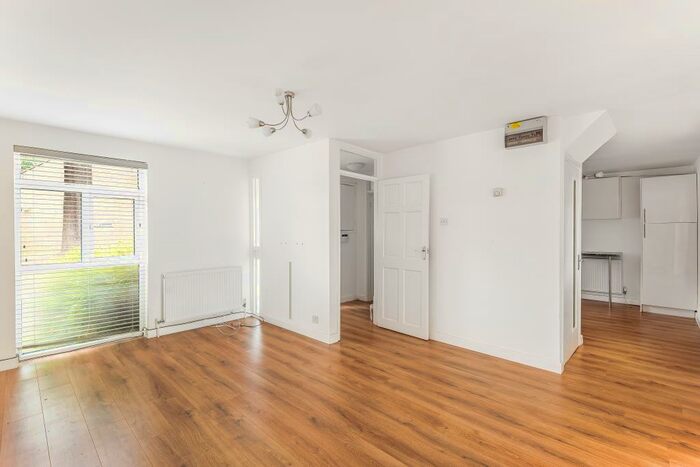 3 Bedroom End Of Terrace House To Rent In Northwood, HA6