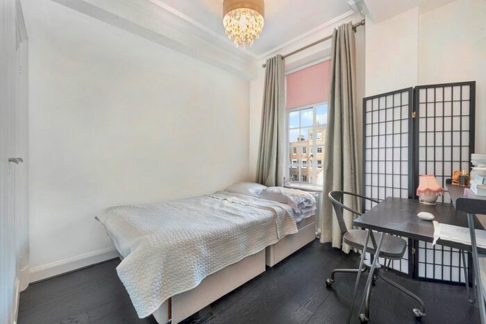 1 Bedroom Flat To Rent In Hallam Street, Marylebone, W1W