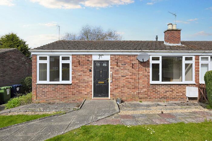 2 Bedroom Bungalow For Sale In Moorfield Way, Great Stukeley, Cambridgeshire, PE28