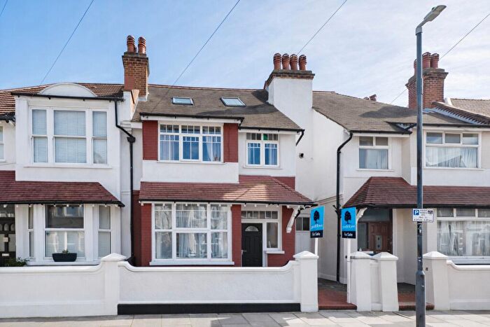 1 Bedroom Maisonette For Sale In Thirsk Road, Mitcham, CR4