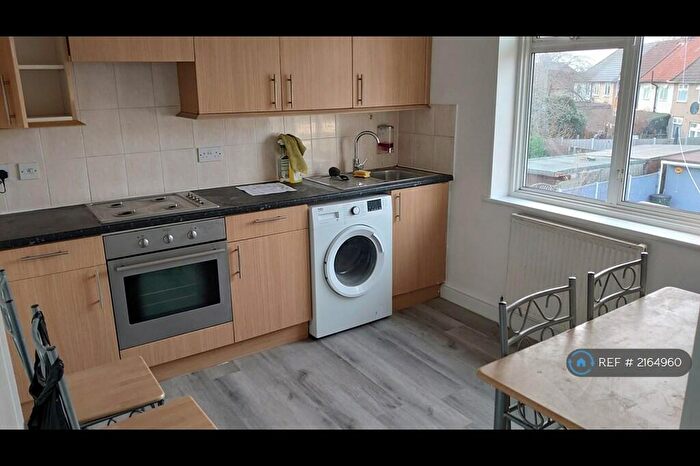 1 Bedroom Flat To Rent In Winmill Road, Dagenham, RM8
