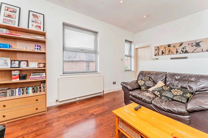 2 Bedroom End Of Terrace House For Sale In Oakley Street, Kettering, NN16