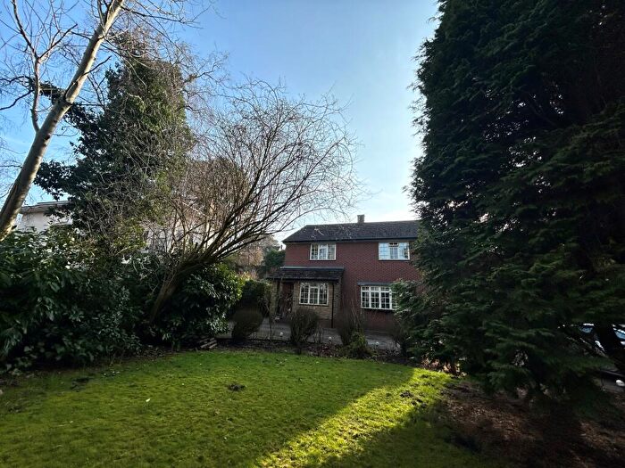 4 Bedroom House To Rent In Ashby Road, Burton-On-Trent, DE15