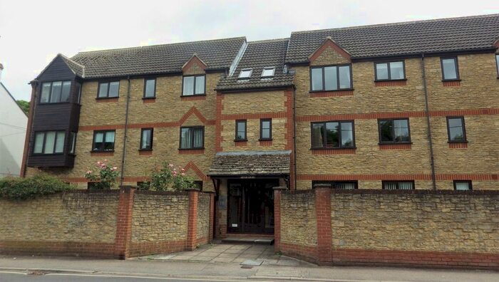 1 Bedroom Flat To Rent In Beeches Road, Cirencester, GL7