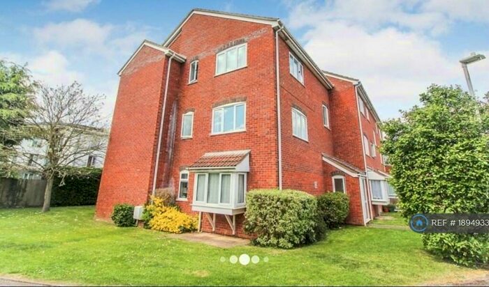 2 Bedroom Flat To Rent In Bexley Court, Reading, RG30