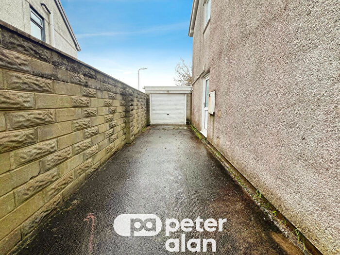 3 Bedroom Semi-Detached House To Rent In Heol Mair, CF31