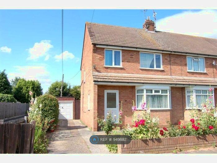 3 Bedroom Semi-Detached House To Rent In Sixth Avenue, Chelmsford, CM1