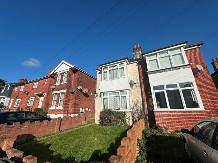 5 Bedroom Property To Rent In Broadlands Road, Southampton, SO17