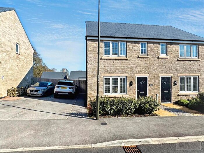 3 Bedroom Semi Detached House For Sale In Cairn Drive, Buxton, SK17