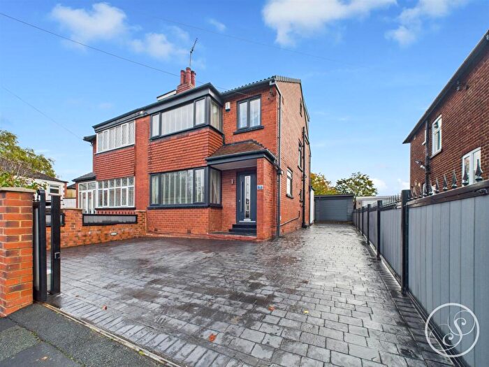 4 Bedroom Semi-Detached House For Sale In St. Matthews Walk, Leeds, LS7