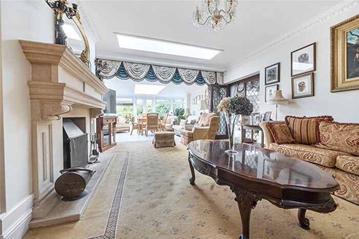 6 Bedroom Detached House For Sale In Links Lane, Rowlands Castle, PO9