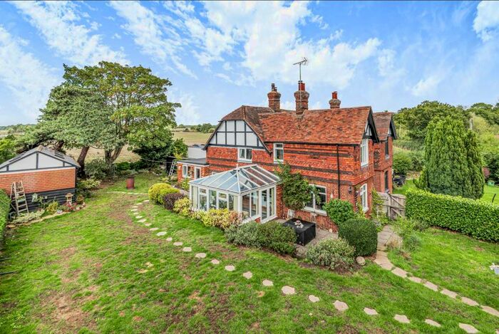 3 Bedroom Semi-Detached House For Sale In Goddington Lane, Harrietsham, ME17