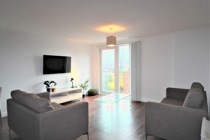 3 Bedroom Flat To Rent In Derwent Street, Salford, Lancashire, M5