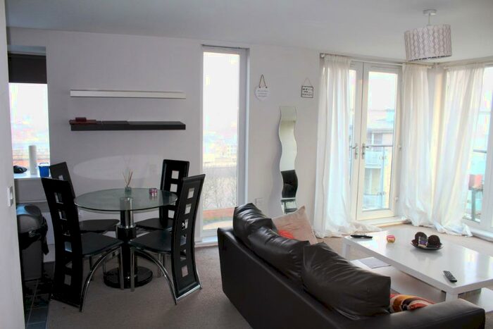 2 Bedroom Flat To Rent In Colombo Square, Worsdell Drive, Gateshead, NE8