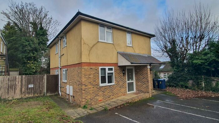 2 Bedroom Apartment To Rent In Austenwood Lane, Chalfont St Peter, SL9