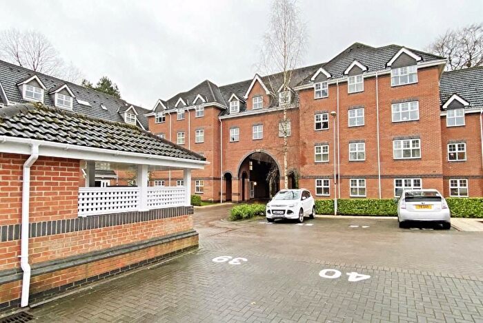 2 Bedroom Flat To Rent In Wood Court Brooklands Rd, Sale, M33