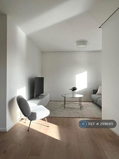 3 Bedroom Flat To Rent In Cecilia Road, London, E8
