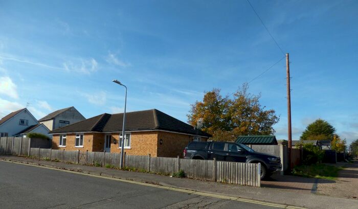 2 Bedroom Detached Bungalow To Rent In Heath Road, Lowestoft, NR33