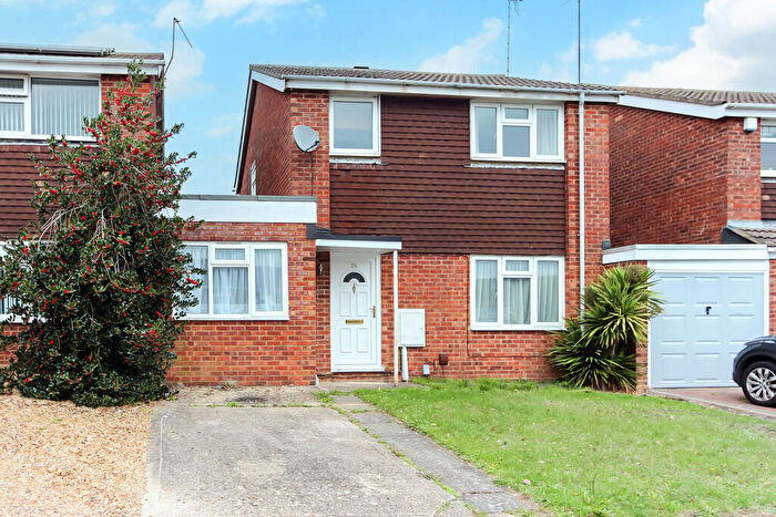3 Bedroom Link Detached House For Sale In Westminster Road, Wellingborough, NN8