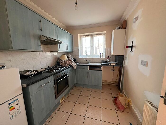 1 Bedroom Flat To Rent In Wards Road, Ilford, Essex, IG2