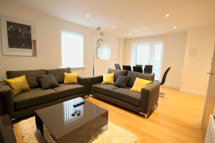 3 Bedroom Flat To Rent In Fairthorn Road, Victoria Way, Charlton, London, SE7