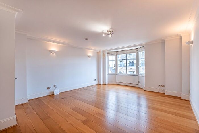 2 Bedroom Flat To Rent In Hallam Street, London, W1W