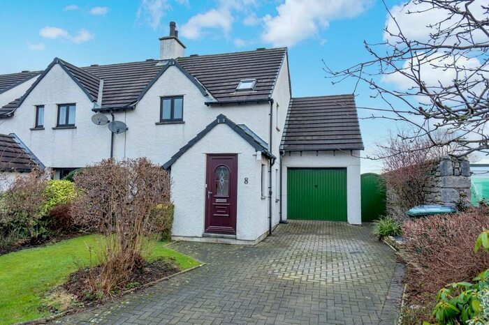 4 Bedroom Semi-Detached House To Rent In Ash Meadow, LA9