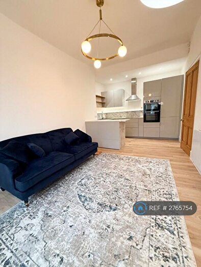 1 Bedroom Flat To Rent In Downfield Place, Edinburgh, EH11