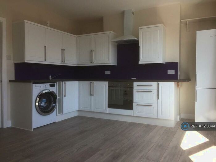 2 Bedroom Flat To Rent In St Swithuns Road, Bournemouth, BH1