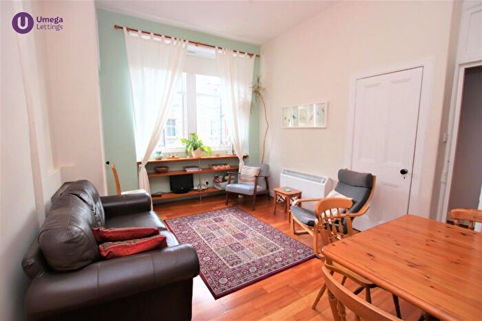 2 Bedroom Apartment To Rent In Lochrin Terrace, Fountainbridge, Edinburgh, EH3