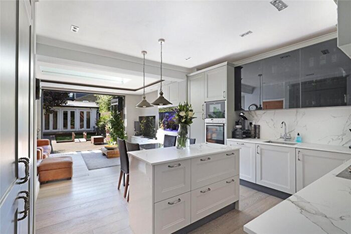 3 Bedroom Terraced House For Sale In Chingford Road, Walthamstow, London, E17