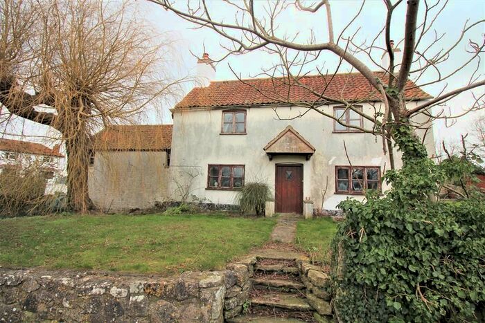4 Bedroom Detached House For Sale In Camp Road, Oldbury-On-Severn, BS35