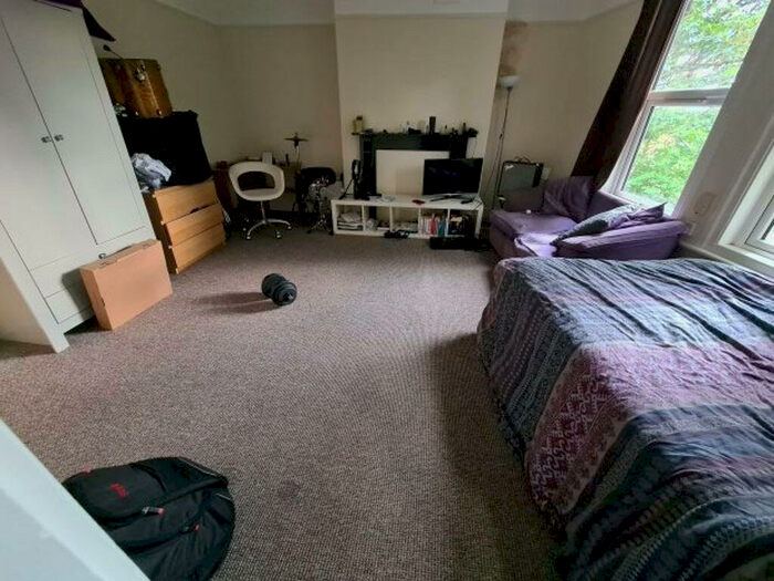 1 Bedroom Flat To Rent In Clarendon Road, Leeds, LS2