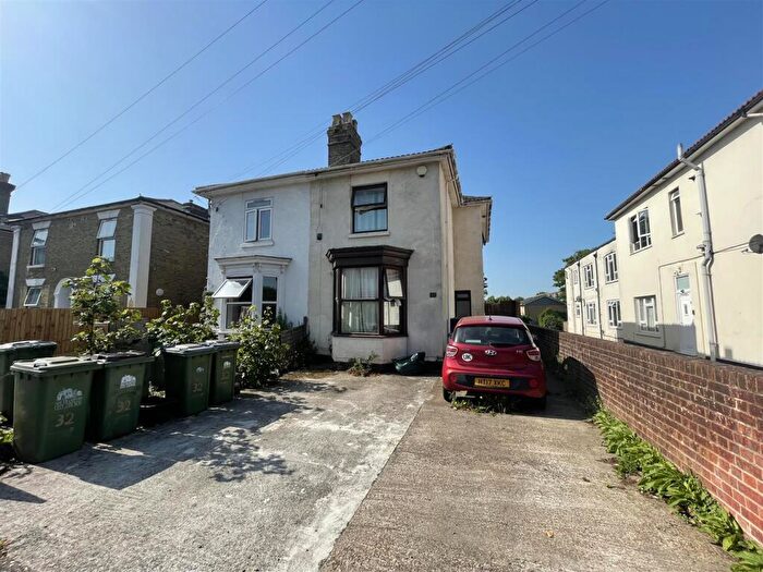5 Bedroom Semi Detached House To Rent In Waterloo Road, Freemantle, SO15